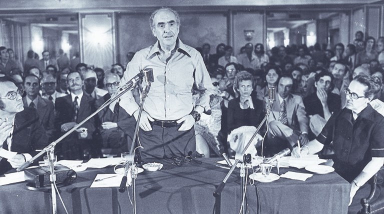 3η Σεπτέμβρη: Η γέννηση και ο άγνωστος νονός του θρυλικού ΠΑΣΟΚ