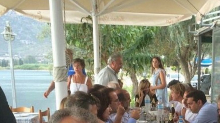 Για ψαρομεζέδες στη Ναυπακτία ο Τσίπρας - εικόνες -