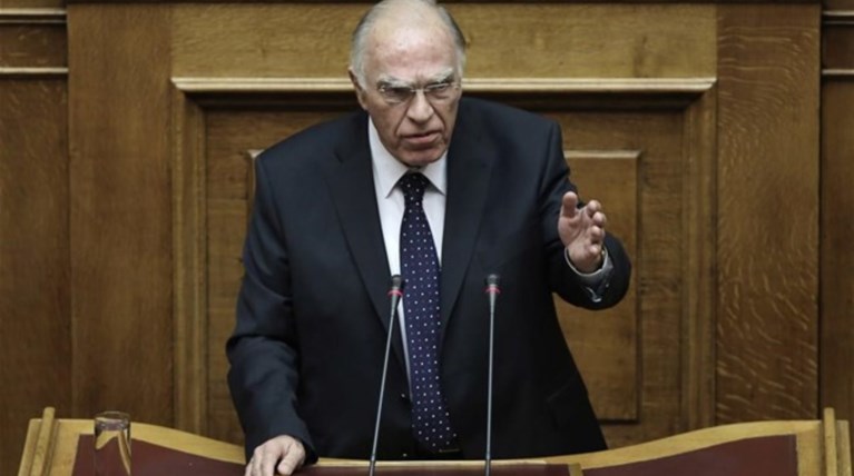 Λεβέντης: Ο Τσίπρας σκέφτεται "δεξιά παρένθεση''