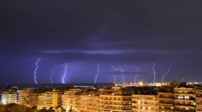 15.000 κεραυνοί «χτύπησαν» την ανατολική Θεσσαλονίκη