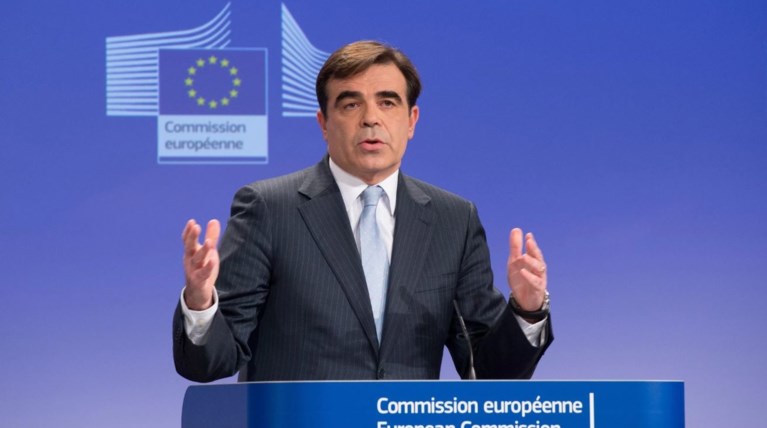 Κομισιόν: Δεν έχουμε καμιά αρμοδιότητα για τις άδειες