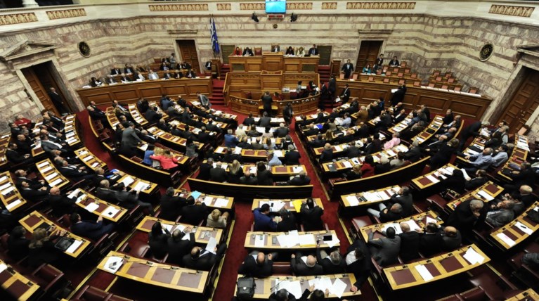 Κραυγή από βουλευτή ότι η βουλή έχει γίνει...τεκές -video-