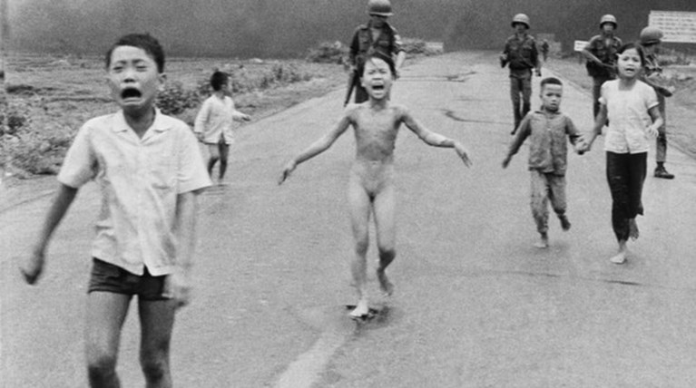 Νορβηγία: To Facebook λογόκρινε συγγραφέα γι' αυτήν την φωτογραφία