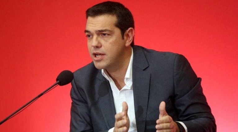 Αδεια από παροχές η βαλίτσα, αλλά γεμάτη από άδειες της TV