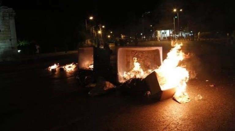 Μετανάστες τα «έσπασαν» στη Μυτιλήνη από λάθος πληροφορία
