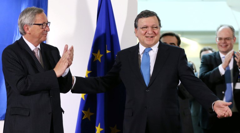 O Γιούνκερ «τραβάει το αυτί» του Μπαρόζο για το διορισμό στην Goldman Sachs