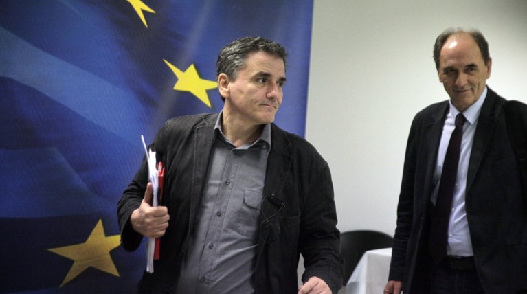 Τα "αγκάθια" στη συνάντηση Τσκαλώτου-Σταθάκη με τους θεσμούς