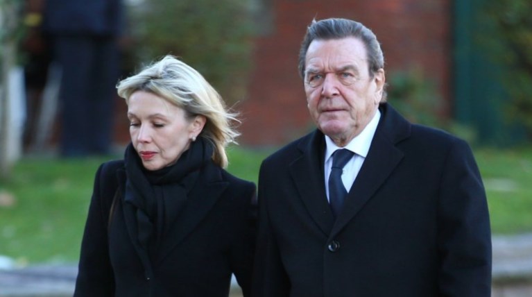 Τέταρτο διαζύγιο για τον πρώην καγκελάριο Γκερχαρντ Σρέντερ