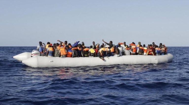 Χουριέτ: Ρίχνουν τις τιμές οι τούρκοι διακινητές προσφύγων