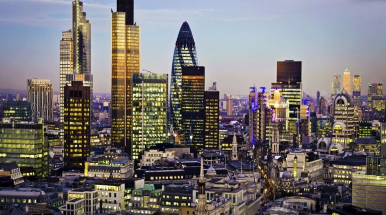 Η ΕΕ ρίχνει «πόρτα» στις βρετανικές τράπεζες μετά το  Brexit