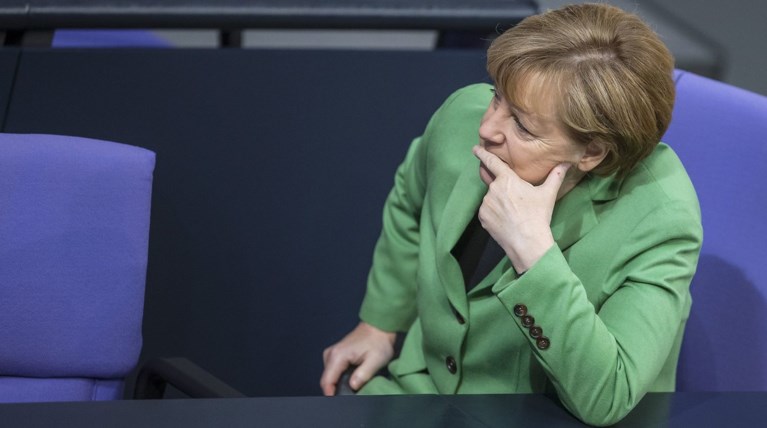 Όλα τα σενάρια ανοιχτά, ακόμη και η αποχώρηση Μέρκελ