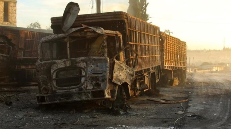 Συρία: Βομβαρδίστηκαν φορτηγά με ανθρωπιστική βοήθεια του ΟΗΕ