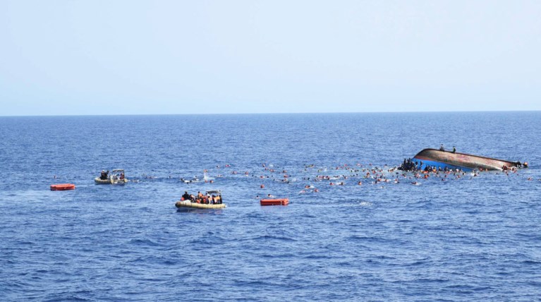 Δεκάδες νεκροί σε ναυάγιο με μετανάστες στην Αίγυπτο