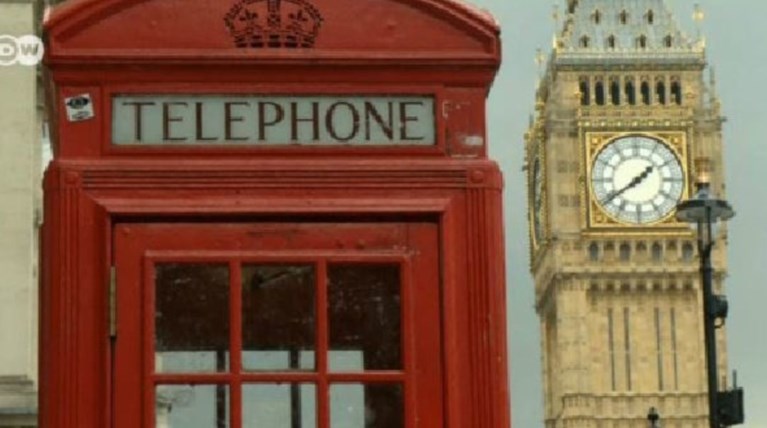 Νοικιάστε τηλεφωνικό θάλαμο ως γραφείο μόνο με 30 ευρώ το μήνα!