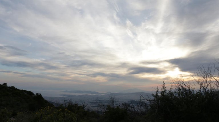 Νεφώσεις και πιθανότητα τοπικών βροχών την Κυριακή