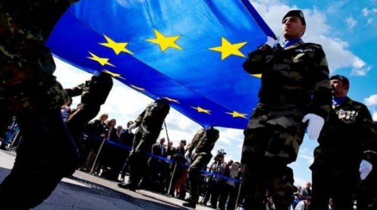 Η Βρετανία βάζει «βέτο» στη δημιουργία του Ευρωστρατού