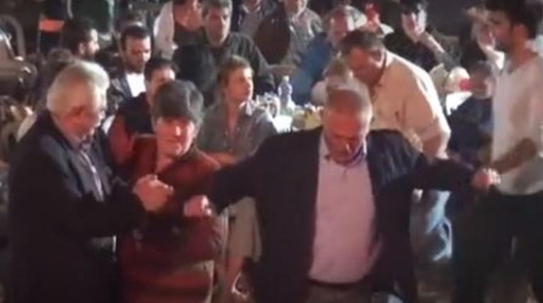 Το βαρύ ζεϊμπέκικο του Θανάση Παφίλη σε live του Γ. Μαργαρίτη video