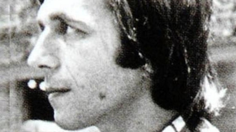 Αφιέρωμα στον Άλκη Αλκαίο: «Πώς η Ιστορία γίνεται σιωπή»