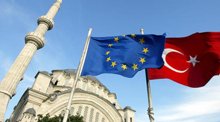 Τούρκος πρέσβης στην ΕΕ: Η Ελλάδα δεν μας στέλνει πίσω πολλούς πρόσφυγες