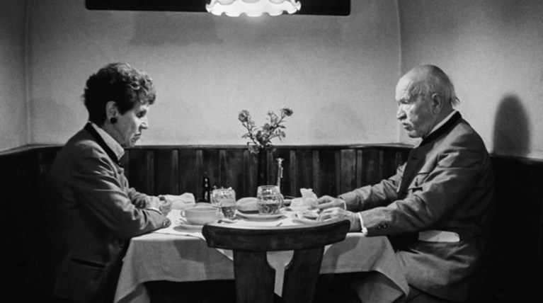 Οι εικόνες μιας άλλης σκοτεινής Ευρώπης