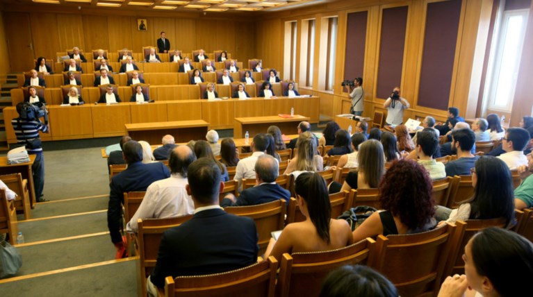 Παραίτηση-βόμβα μελών του ΣτΕ για τις τηλεοπτικές άδειες