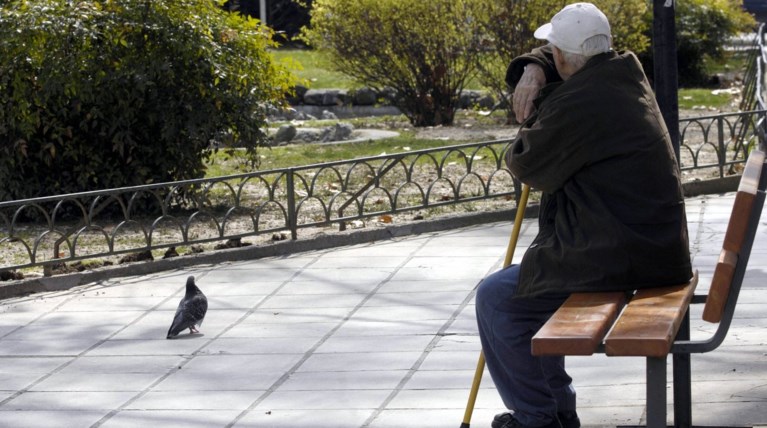 "Στραγγίζουν" τα αποθεματικά για πληρωμή των συντάξεων