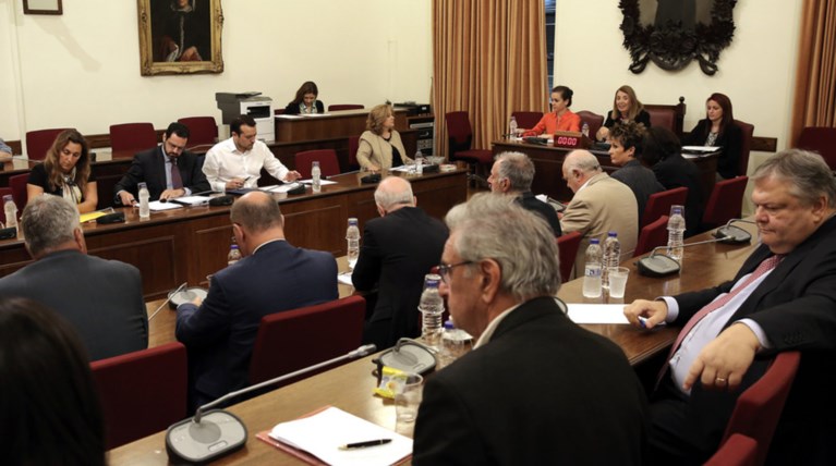 Δείτε στο theTOC τη μάχη της Βουλής για τα κανάλια - video -