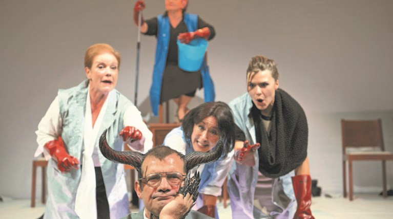 Ο «μινώταυρος» Σόιμπλε, ο Βαρουφάκης & οι καθαρίστριες στη γερμανική σκηνή