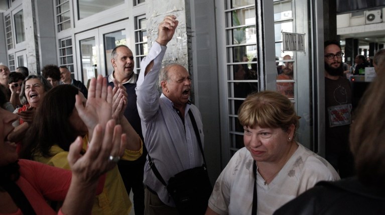 Πολιτικός σεισμός από το «κίνημα των πλειστηριασμών»