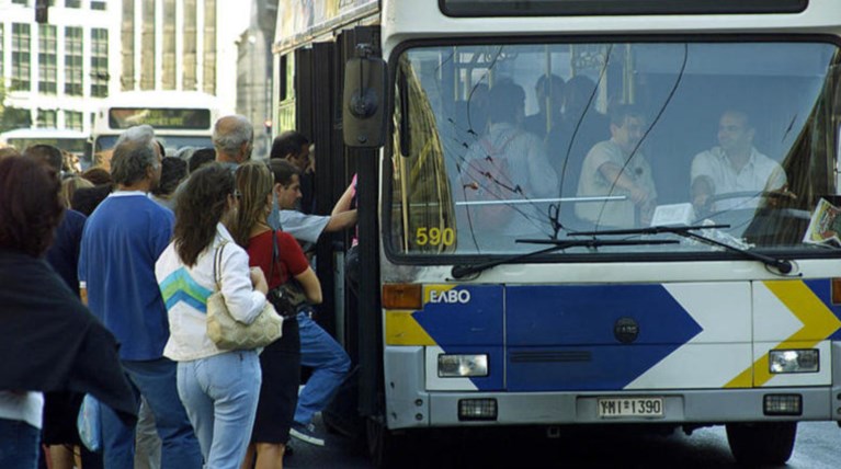 Μείωση εσόδων κατά 10 εκ. σε λεωφορεία και τρόλεϊ το 2016