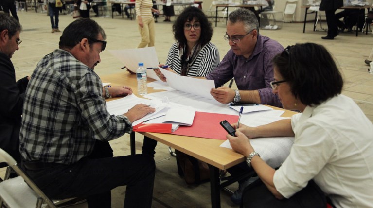 Κυρίαρχος ο Τσίπρας, εκπλήξεις στην ψηφοφορία για την ΚΕ