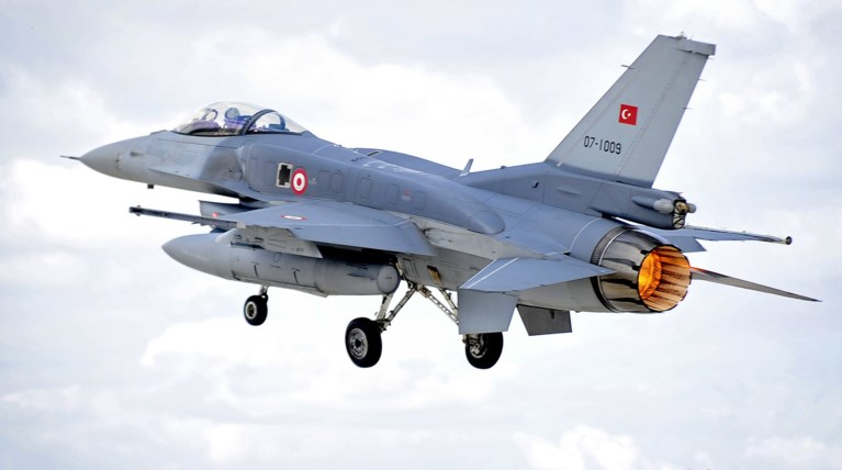 Η Συρία προειδοποιεί την Τουρκία ότι θα καταρρίπτει τα αεροσκάφη της