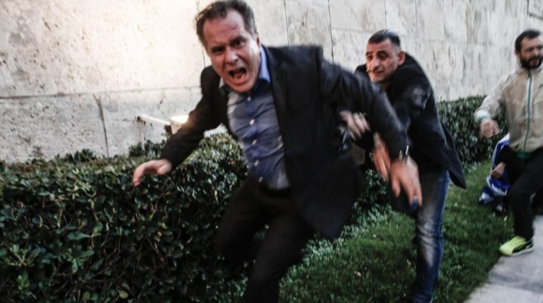 Ποινικές διώξεις σε τέσσερα άτομα για την επίθεση στον Κουμουτσάκο