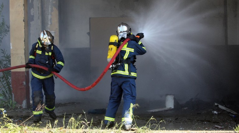 Κάηκε άστεγος σε εγκαταλειμμένο σπίτι στον Πειραιά