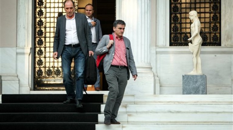 Τελευταία ευκαιρία να κλείσει το 13ο προαπαιτούμενο