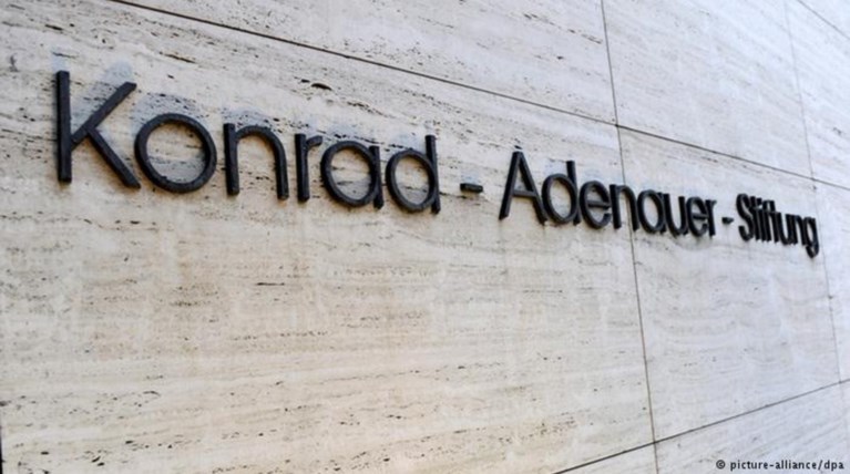 Iδρυμα Κόνραντ Αντενάουερ: Το 2016 θα ξεκινήσει θυελλώδες για τον Τσίπρα