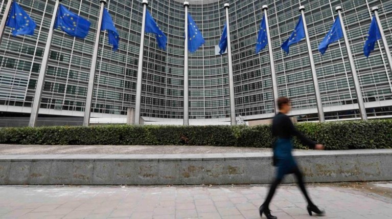 Κομισιόν: Εως την Πέμπτη η απόφαση για το 1 δισ.