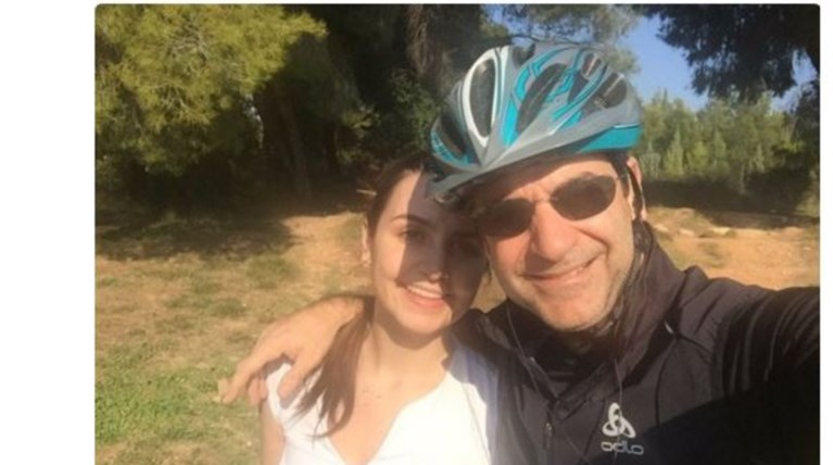 Η φωτο του ποδηλάτη Κυριάκου με την κόρη του