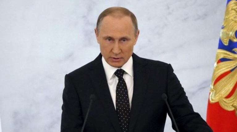 Ο Πούτιν χαρίζει βιβλία με τις...«προφητείες» του σε ρώσους αξιωματούχους