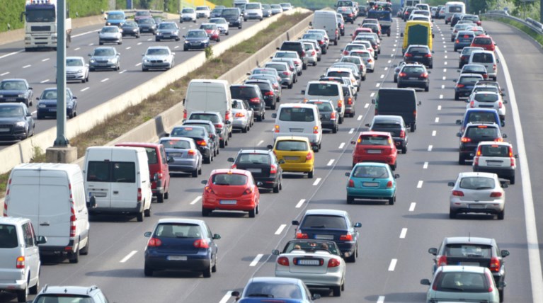 ΥΠΟΙΚ: Ισως να μην δοθεί παράταση για τα τέλη