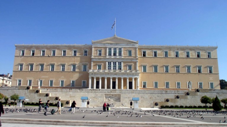 Χρυσά αναδρομικά έως και 100.000€ σε συνταξιούχους βουλευτές