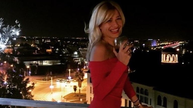 H Φαίη Σκορδά υποδέχτηκε τη νέα χρονιά στα ...κόκκινα