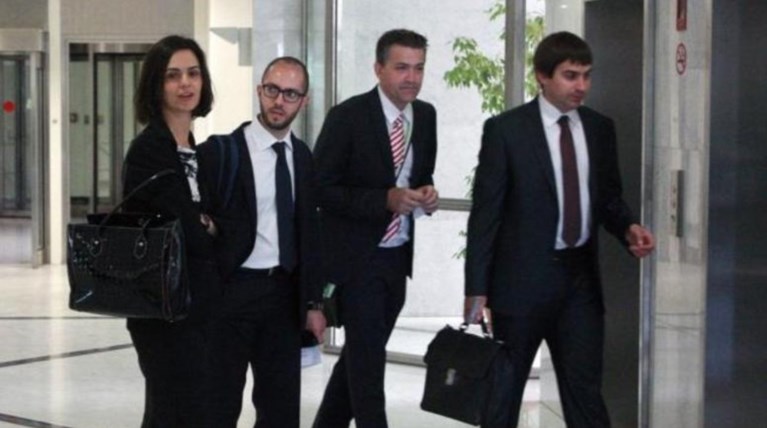 Ενστάσεις των δανειστών και «πόρτα» από όλα τα κόμματα
