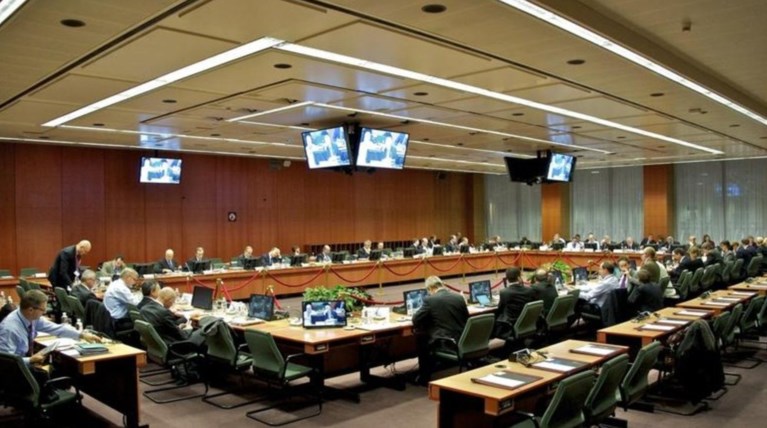 Συνεδριάζει το EWG, επί τάπητος και το ασφαλιστικό