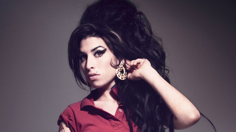 Νέες αποκαλύψεις για την Αmy Winehouse από τη μητέρα της