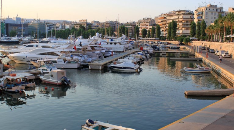 Νεκρός 20χρονος που είχε πέσει στη θάλασσα στη μαρίνα Ζέας