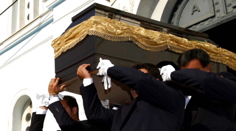 Σάλος σε κηδεία: τους έδωσαν λάθος νεκρό