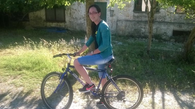 H 24χρονη από τη Θεσπρωτία που άφησε τη vip ζωή για να γίνει κτηνοτρόφος