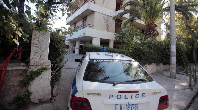 Θρίλερ με το πτώμα που βρέθηκε σε ψυγειοκαταψύκτη στην Καλλιθέα