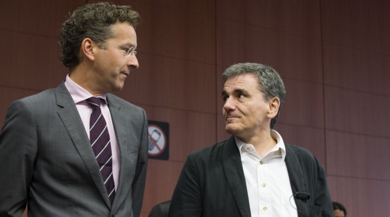 Politico: Αντί να πείσει τους δανειστές, η κυβέρνηση κάνει δημόσιες σχέσεις